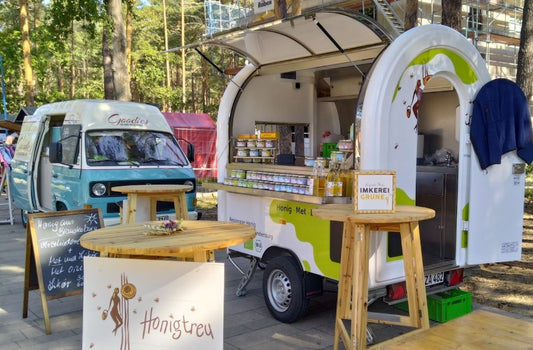 marktstand-honigtreu-wochenmarkt-berlin-biohonig-met-likoer